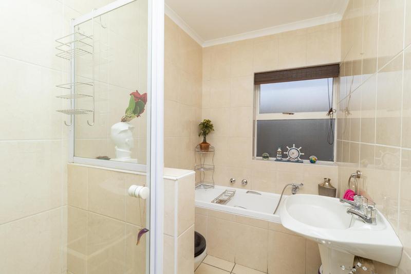 To Let 3 Bedroom Property for Rent in Table View Western Cape